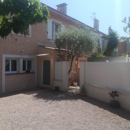 Sur Le Quai De Port Frejus Apartment Екстериор снимка