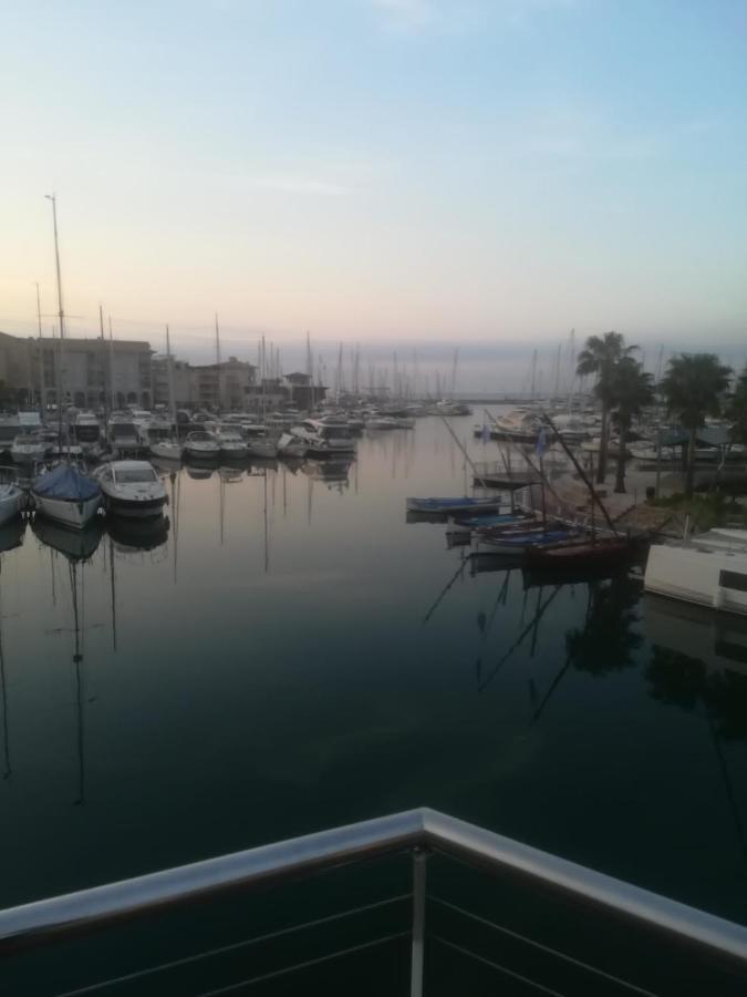 Sur Le Quai De Port Frejus Apartment Екстериор снимка