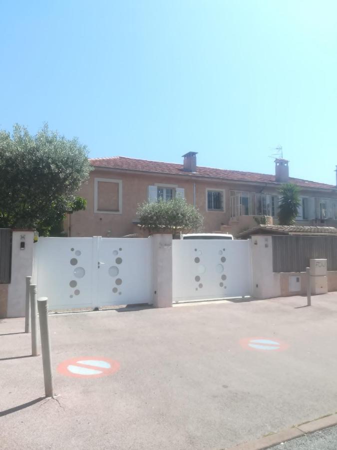 Sur Le Quai De Port Frejus Apartment Екстериор снимка